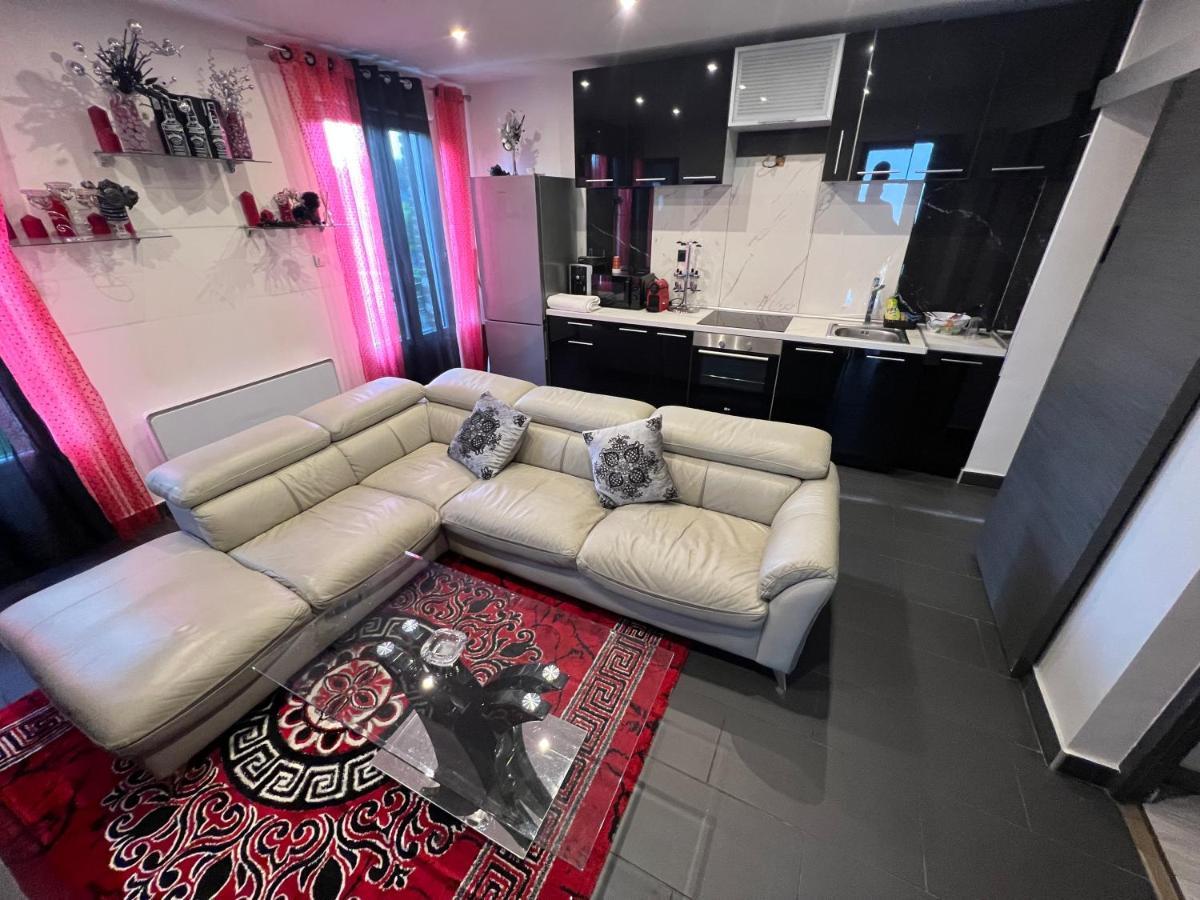 Apartamento Zekri Livry-Gargan Exterior foto