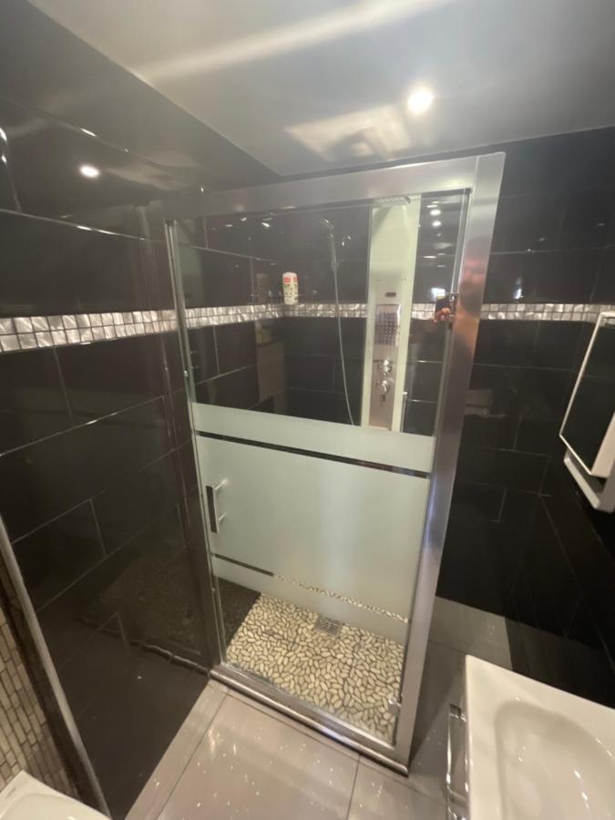 Apartamento Zekri Livry-Gargan Exterior foto